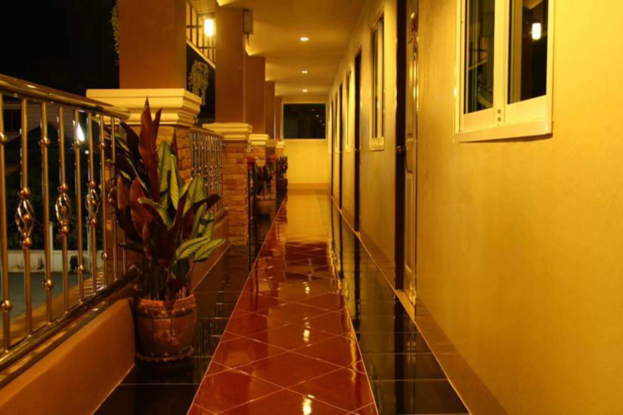 Nan Thara Place Buitenkant foto